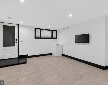 1513 Vermont Avenue Nw - Photo Thumbnail 3