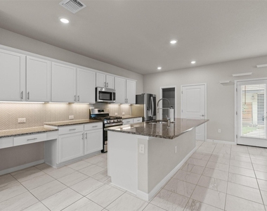 8809a Whitter Dr - Photo Thumbnail 8