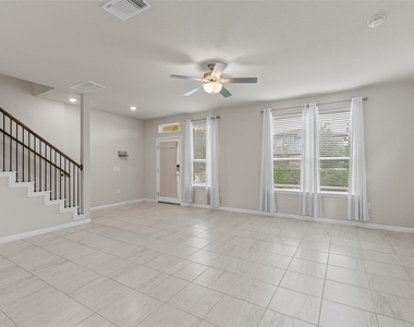 8809a Whitter Dr - Photo Thumbnail 4