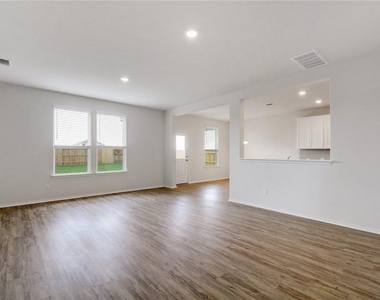 121 Nettletree Dr - Photo Thumbnail 3