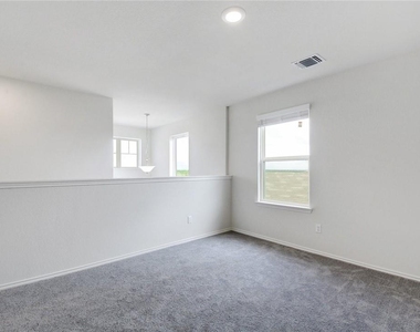 121 Nettletree Dr - Photo Thumbnail 12