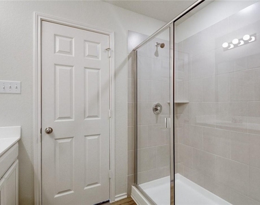 121 Nettletree Dr - Photo Thumbnail 17