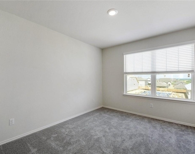 121 Nettletree Dr - Photo Thumbnail 18