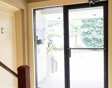3819 Davis Place Nw - Photo Thumbnail 7