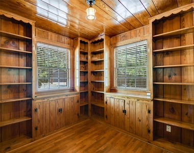 2304 Longview St - Photo Thumbnail 5