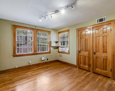 2304 Longview St - Photo Thumbnail 14
