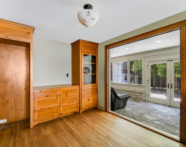 2304 Longview St - Photo Thumbnail 8