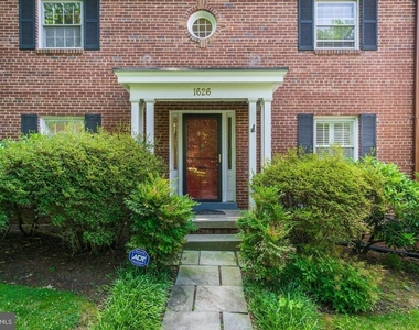 1626 Kalmia Road Nw - Photo Thumbnail 3