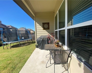 2905 Waterson St - Photo Thumbnail 21