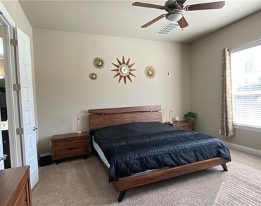 2905 Waterson St - Photo Thumbnail 12