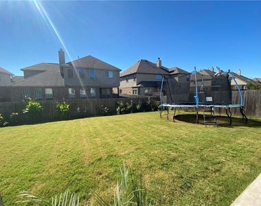 2905 Waterson St - Photo Thumbnail 19