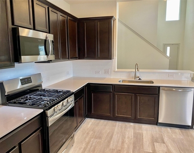 10210 Criswell Rd - Photo Thumbnail 7