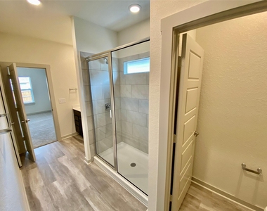 10210 Criswell Rd - Photo Thumbnail 17