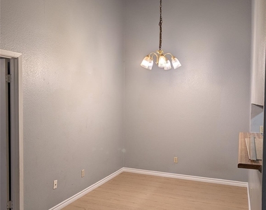 613 Greenlawn Blvd - Photo Thumbnail 5