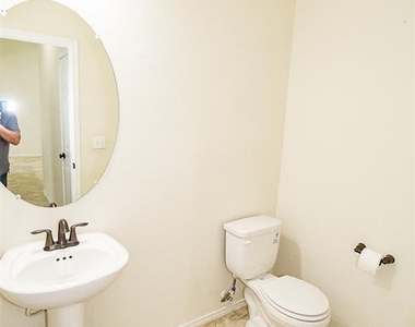 317 Noddy Rd - Photo Thumbnail 11