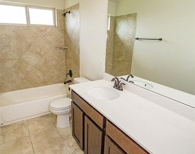 317 Noddy Rd - Photo Thumbnail 14