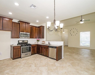 317 Noddy Rd - Photo Thumbnail 5