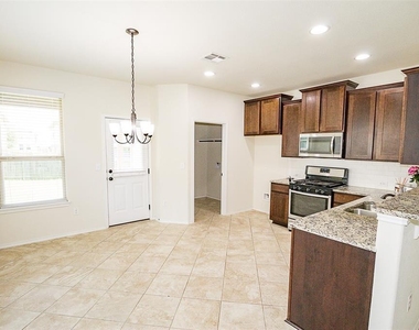 317 Noddy Rd - Photo Thumbnail 4