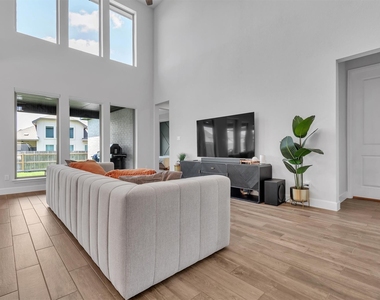 113 Lenera Dr - Photo Thumbnail 11