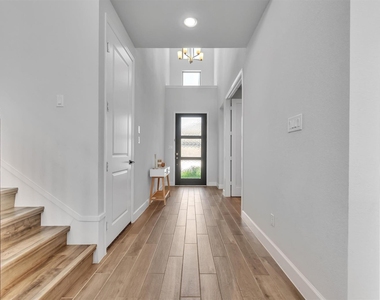 113 Lenera Dr - Photo Thumbnail 3