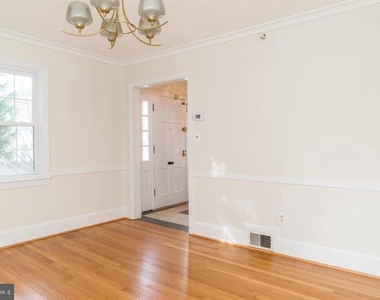 1667 Primrose Road Nw - Photo Thumbnail 5