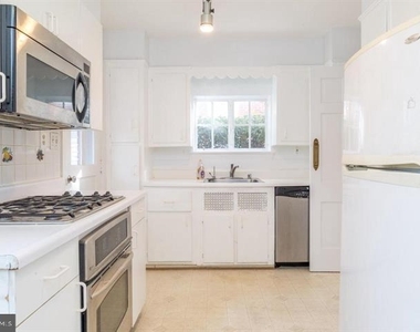 1667 Primrose Road Nw - Photo Thumbnail 9