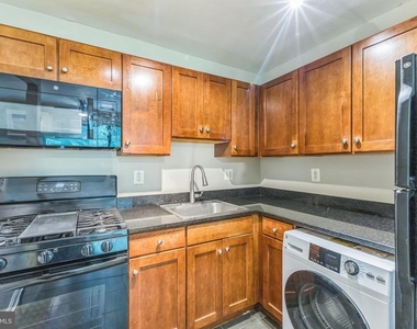 3105 Naylor Road Se - Photo Thumbnail 2