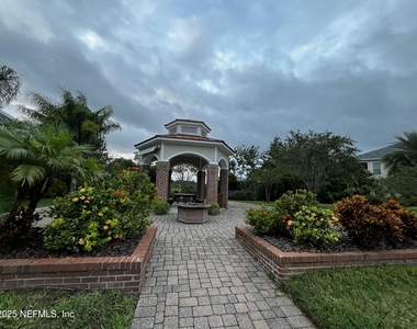 169 Sunset Circle N - Photo Thumbnail 3