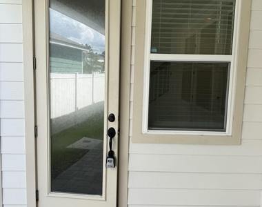 236 Hawthorn Park Circle - Photo Thumbnail 7