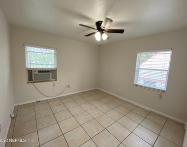 1613 Flagler Avenue - Photo Thumbnail 8
