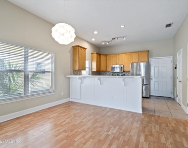819 6th Avenue S - Photo Thumbnail 11