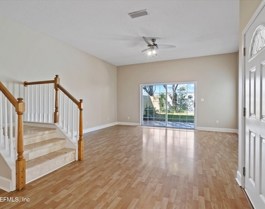 819 6th Avenue S - Photo Thumbnail 9