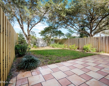 819 6th Avenue S - Photo Thumbnail 6