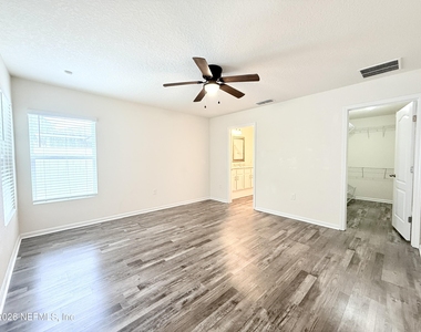 7838 Meadow Walk Lane - Photo Thumbnail 14