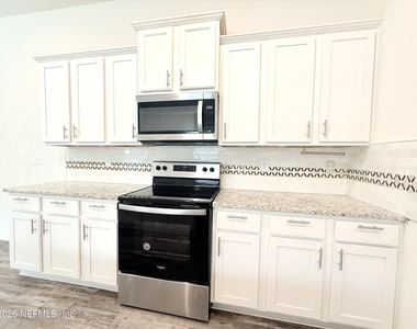 7838 Meadow Walk Lane - Photo Thumbnail 5