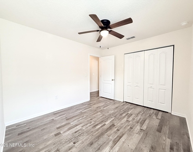 7838 Meadow Walk Lane - Photo Thumbnail 21