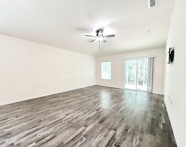 7838 Meadow Walk Lane - Photo Thumbnail 11