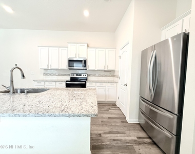 7838 Meadow Walk Lane - Photo Thumbnail 4