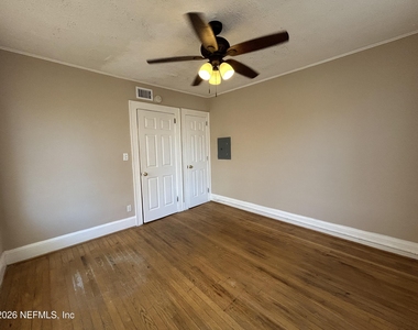 2623 College Street - Photo Thumbnail 12