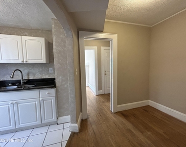 2623 College Street - Photo Thumbnail 8