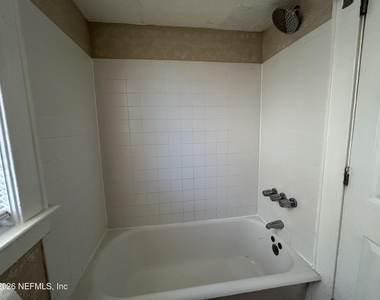 2623 College Street - Photo Thumbnail 10