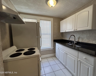 2623 College Street - Photo Thumbnail 5