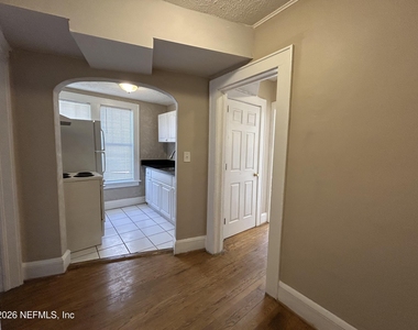 2623 College Street - Photo Thumbnail 4