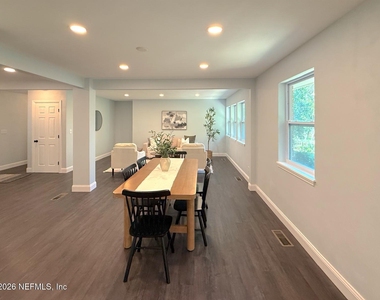 10135 Lakeview Road W - Photo Thumbnail 16