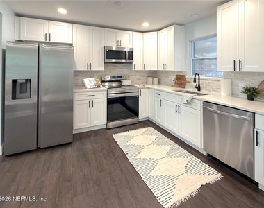 10135 Lakeview Road W - Photo Thumbnail 20