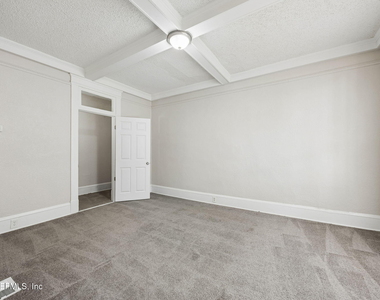 2737 Vernon Terrace - Photo Thumbnail 6