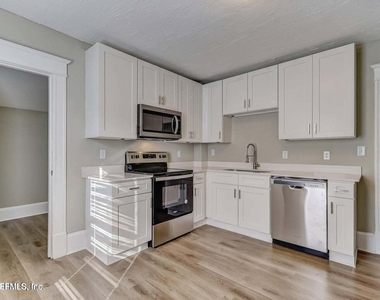 2781 College Street - Photo Thumbnail 10