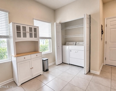 85 Temple Drive - Photo Thumbnail 6