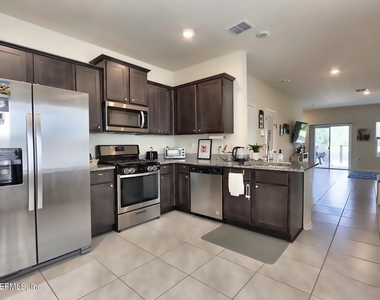 85 Temple Drive - Photo Thumbnail 4