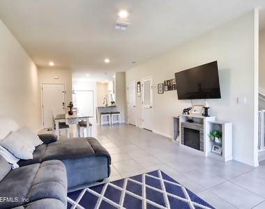 85 Temple Drive - Photo Thumbnail 2